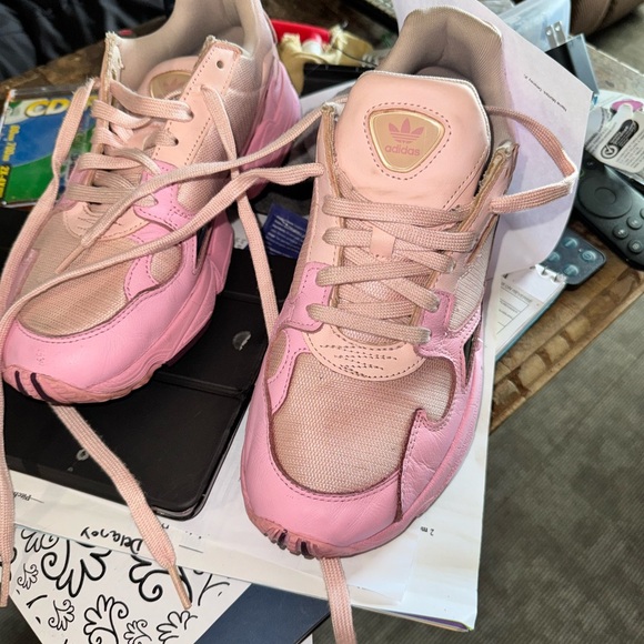 Kylie Adidas Falcon size 10 adidas 2019 Falcon Pink Sneakers 
Great condition - Picture 4 of 8